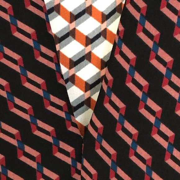 BCBGMaxAzria Cathleen geometric sleeveless top - Picture 6 of 16